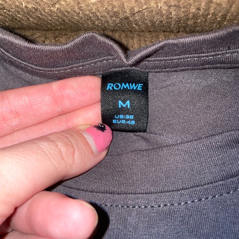 ROMWE Charcoal T-Shirt easily distracted by bugs-never worn - Picture 2 of 3